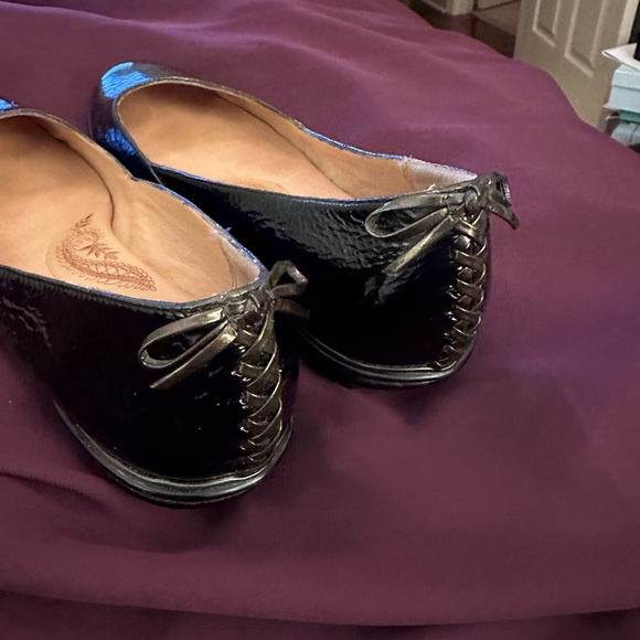 Sofft Black Patent Leather Flats. Size 9. - Picture 4 of 4